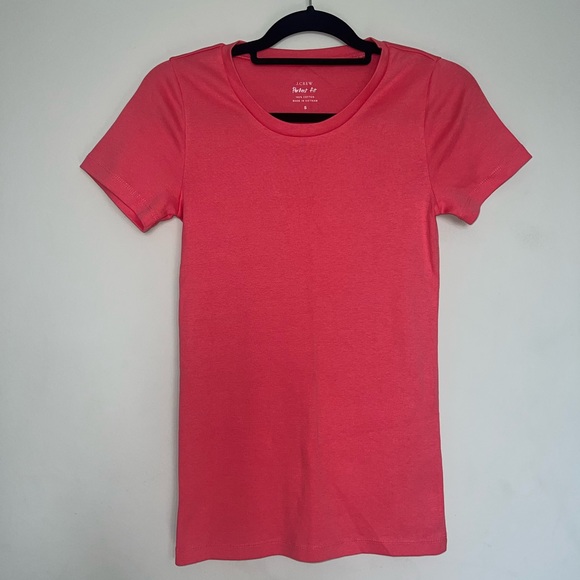 J.Crew Perfect Fit tshirt. Size Small. Light grey. NWT - Picture 2 of 3